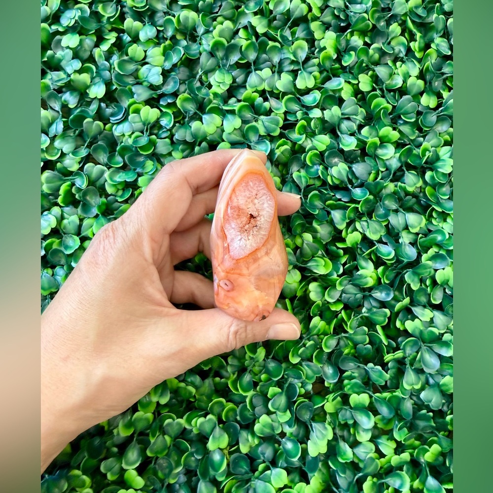 Carnelian flame - Picture 2 of 5